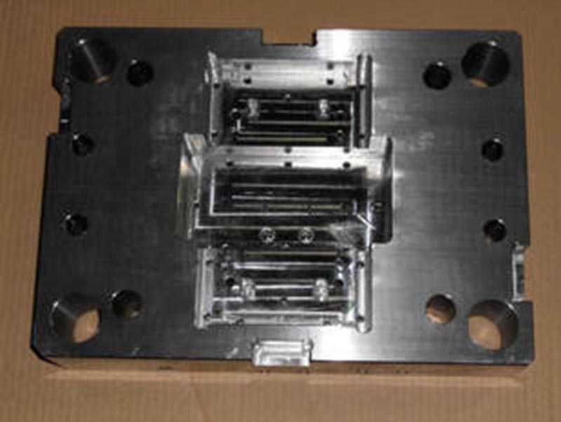 修武精密塑料模-06